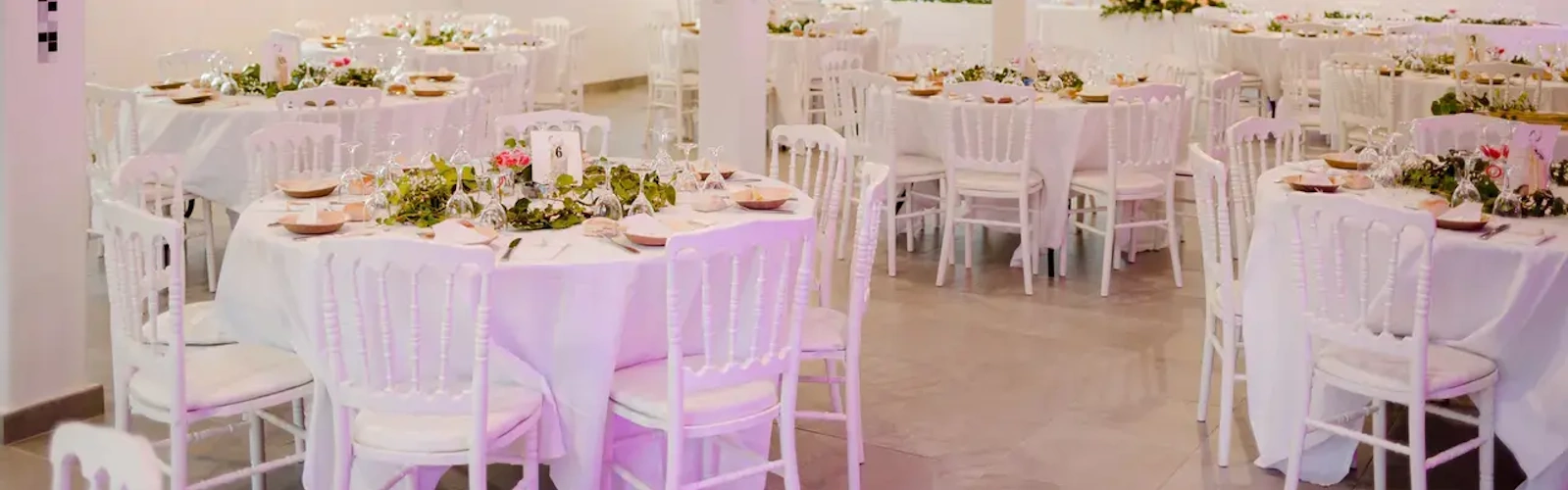 salle louée pour un mariage en aout 2022 au Hameau de la Vallée à Caylus