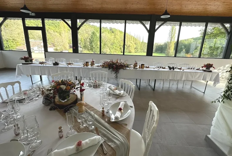 table des mariés salle pour mariage louée au Hameau de La Vallée automne 2022